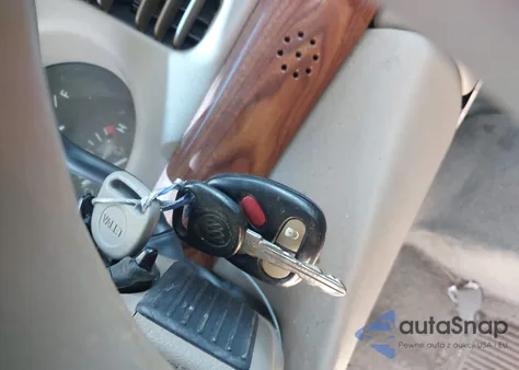 2002 Buick Lesabre Custom из США, поврежденный, VIN 1G4HP54K724203658